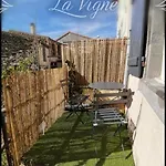 Blanche, Maison De Bourg Pleine De Charme La Roche-Blanche (Puy-de-Dome)