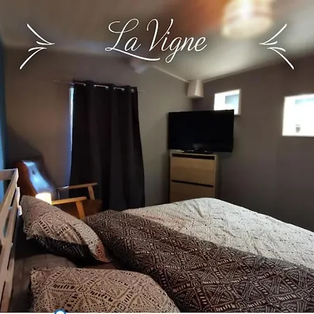 Blanche, Maison De Bourg Pleine De Charme Casa de Férias *