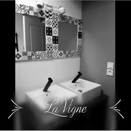 Blanche, Maison De Bourg Pleine De Charme La Roche-Blanche (Puy-de-Dome)