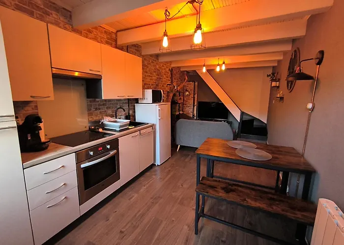 Holiday home Blanche, Maison De Bourg Pleine De Charme La Roche-Blanche (Puy-de-Dome)